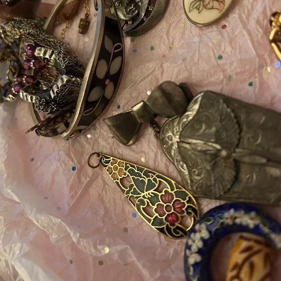 Lot of Jewelry - Picture 5 of 5